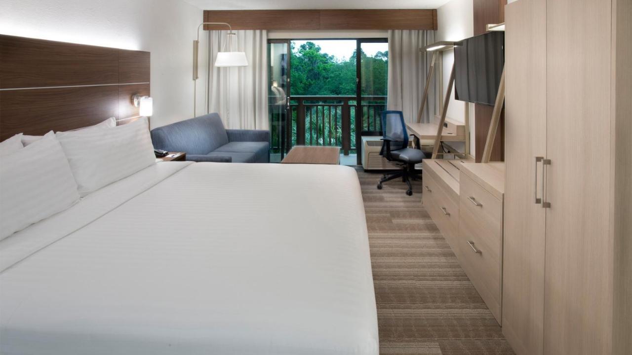 Express By Ihg Hotel