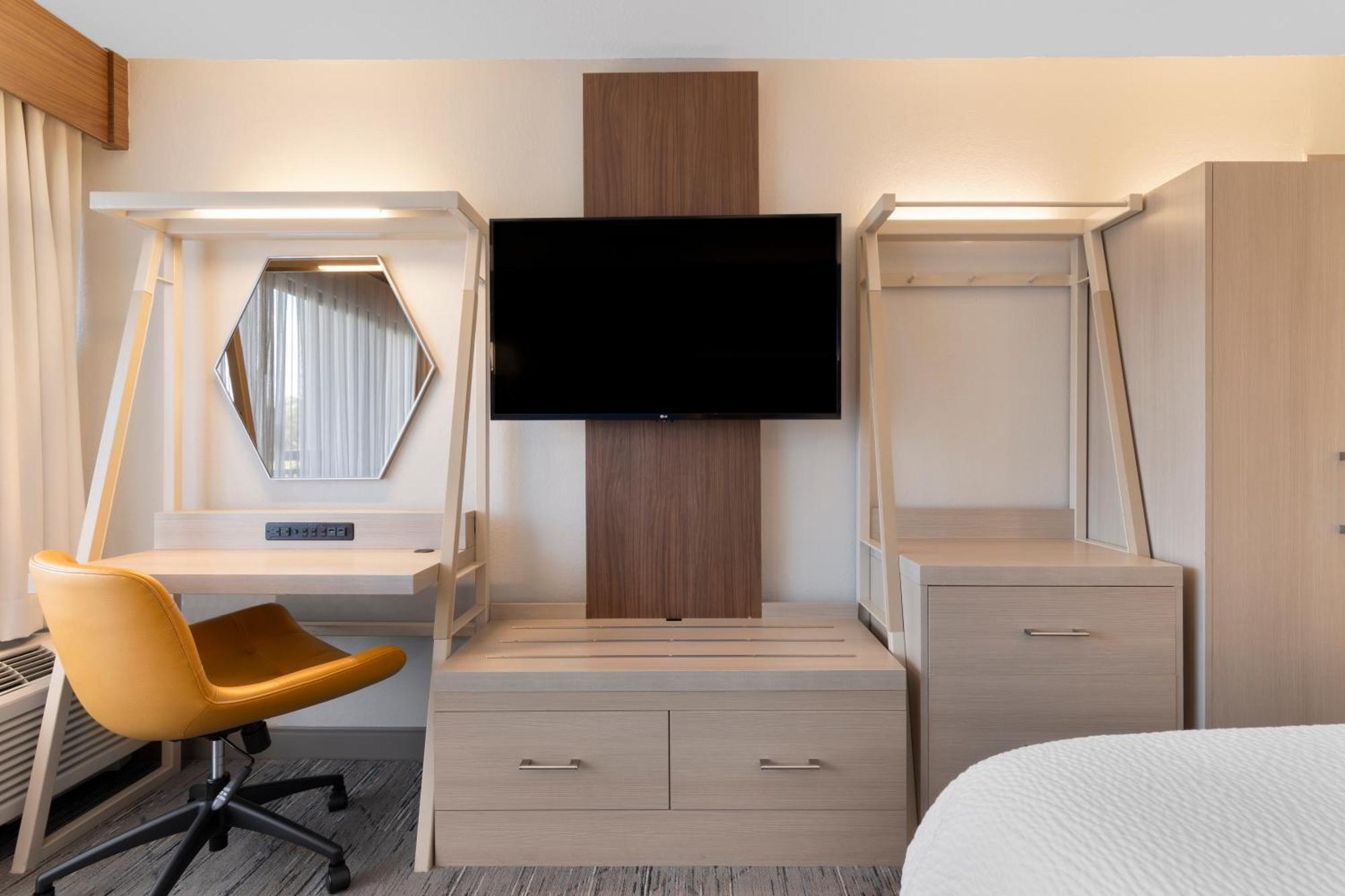 Express By Ihg Hotel